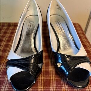 Laura Scott Black and White Women's Shoes